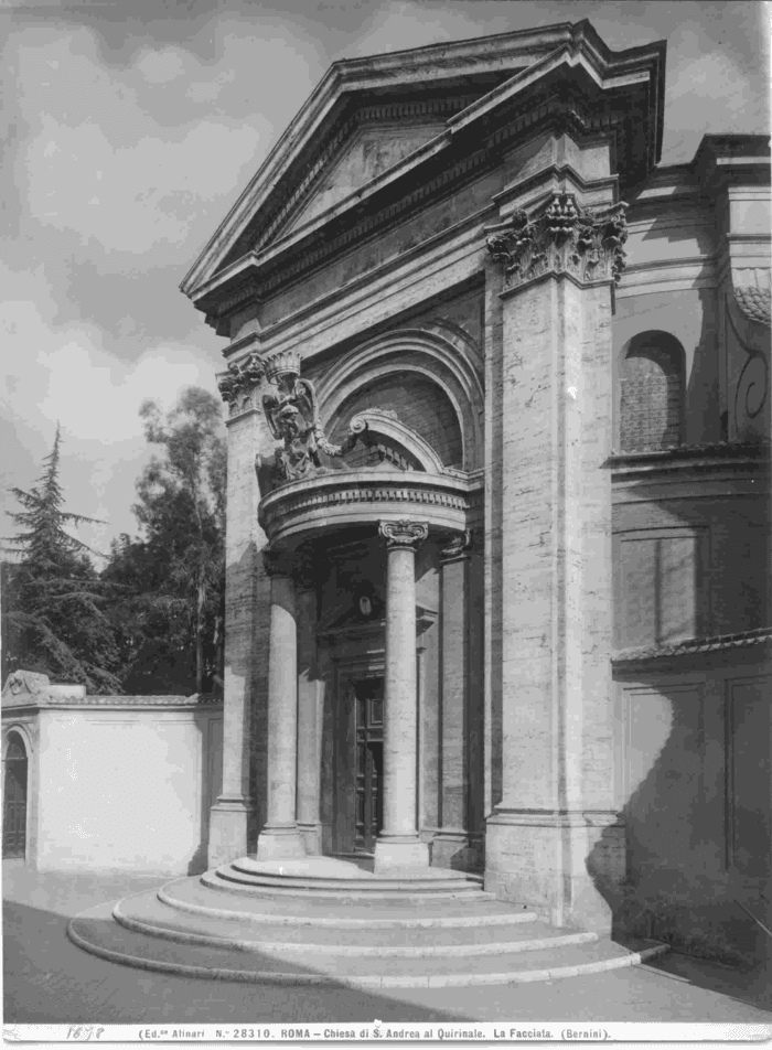 Roma - Chiesa di S. Andrea al Quirinale. La facciata.