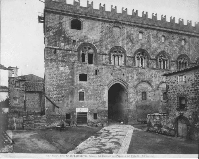 Orvieto  - Palazzo del Capitano del Popolo o del Podestà (XII secolo)