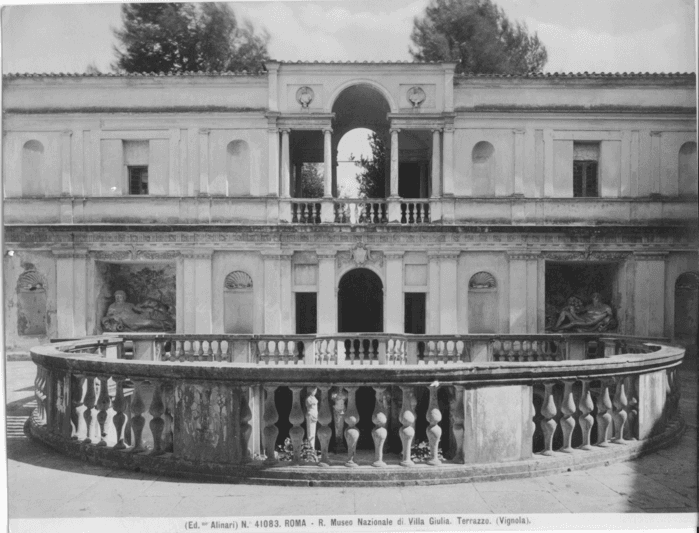 Roma - R. Museo Nazionale di Villa Giulia. Terrazzo