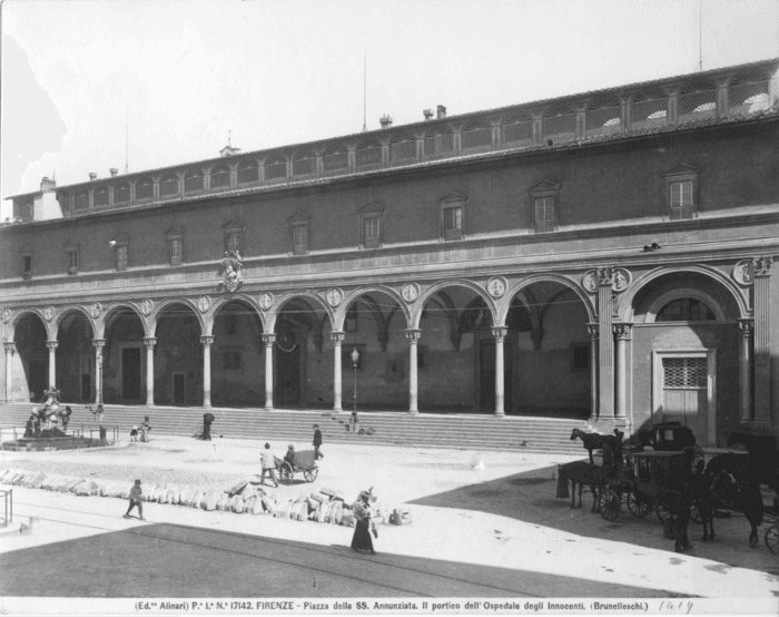 Firenze - Piazza della SS. Annunziata. Il portico dell' Ospedale degli Innocenti