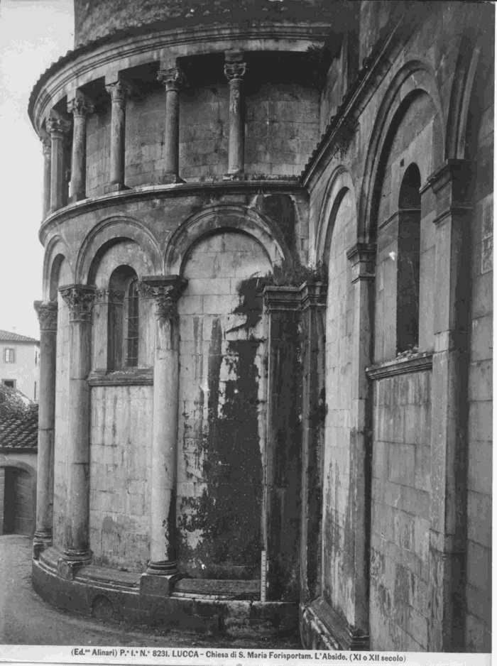 Lucca - Chiesa di S. Maria Forisportam. L' Abside. (XI o XII secolo)