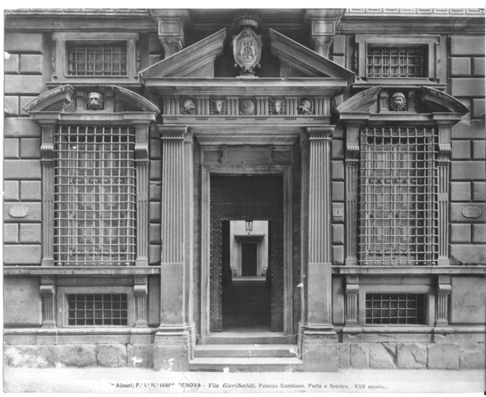 Genova - Palazzo Cambiaso (Via Garibaldi). Porta e finestre (XVII secolo)