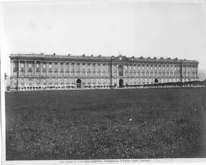 Caserta - (Campania). Il Palazzo Reale. (Vanvitelli.)