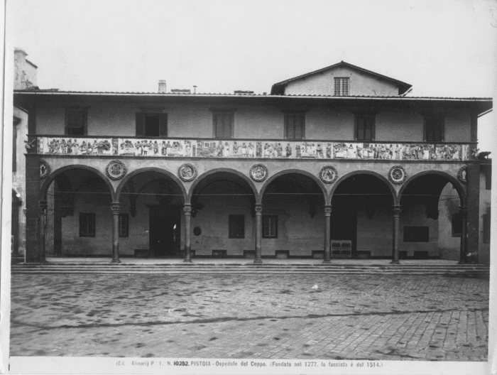 Pistoia - Ospedale del Ceppo. (Fondato nel 1277. La facciata è del 1514.)