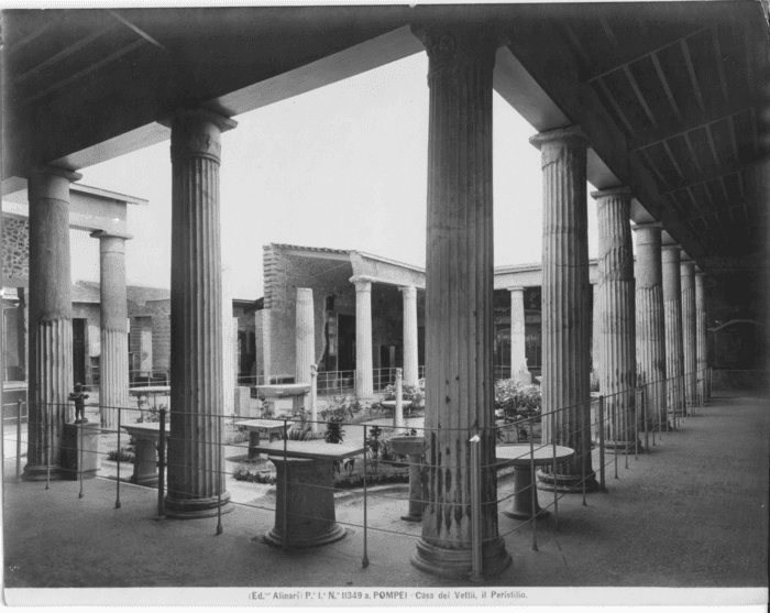 Pompei. Casa dei Vettii, il Peristilio.