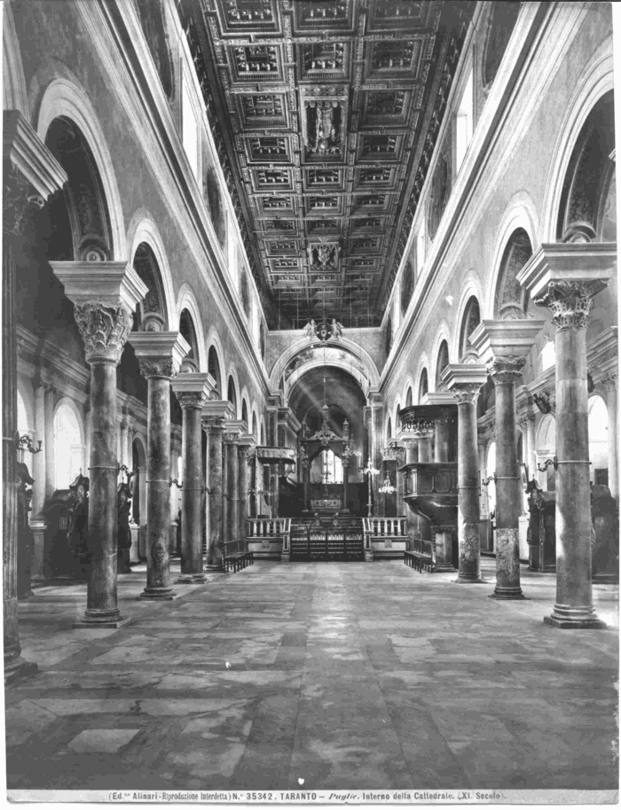 Taranto - Interno della Cattedrale (XI secolo)