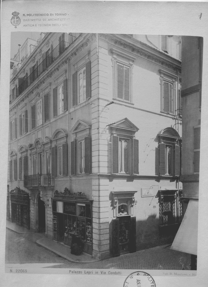 Palazzo Lepri in Via Condotti