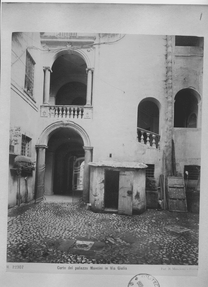 Corte del palazzo Mancini in via Giulia