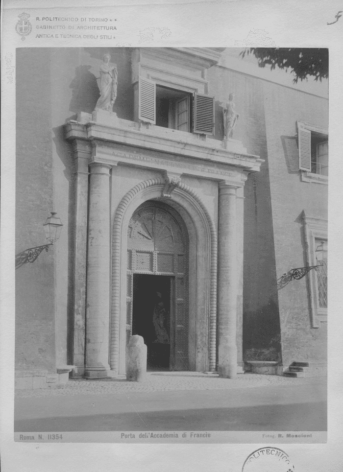 Porta dell'Accademia di Francia