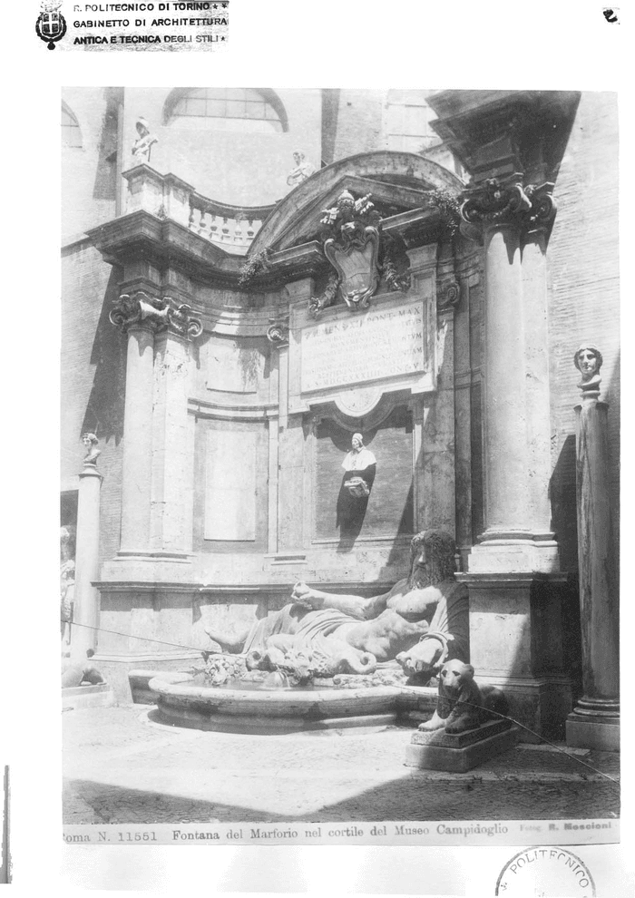 Fontana del Marforio nel cortile del Museo Campidoglio