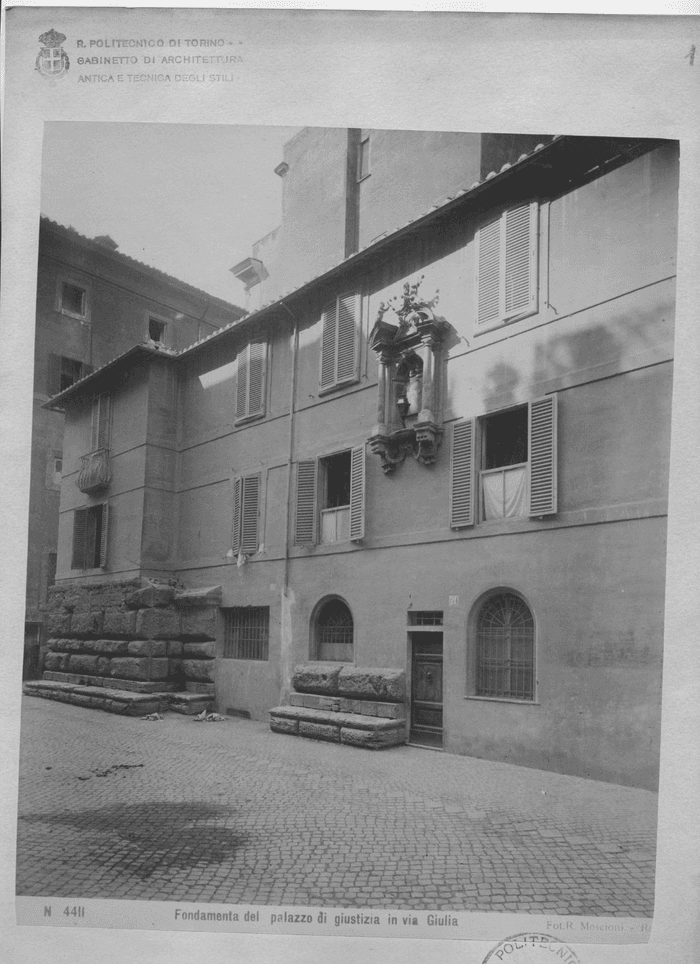 Fondamenta del palazzo di giustizia in via Giulia