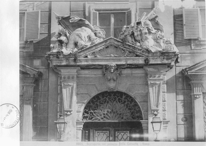 Sopraporta nel palazzo della Consulta - Roma