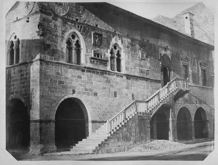 Venzone (Friuli) - Palazzo Comunale