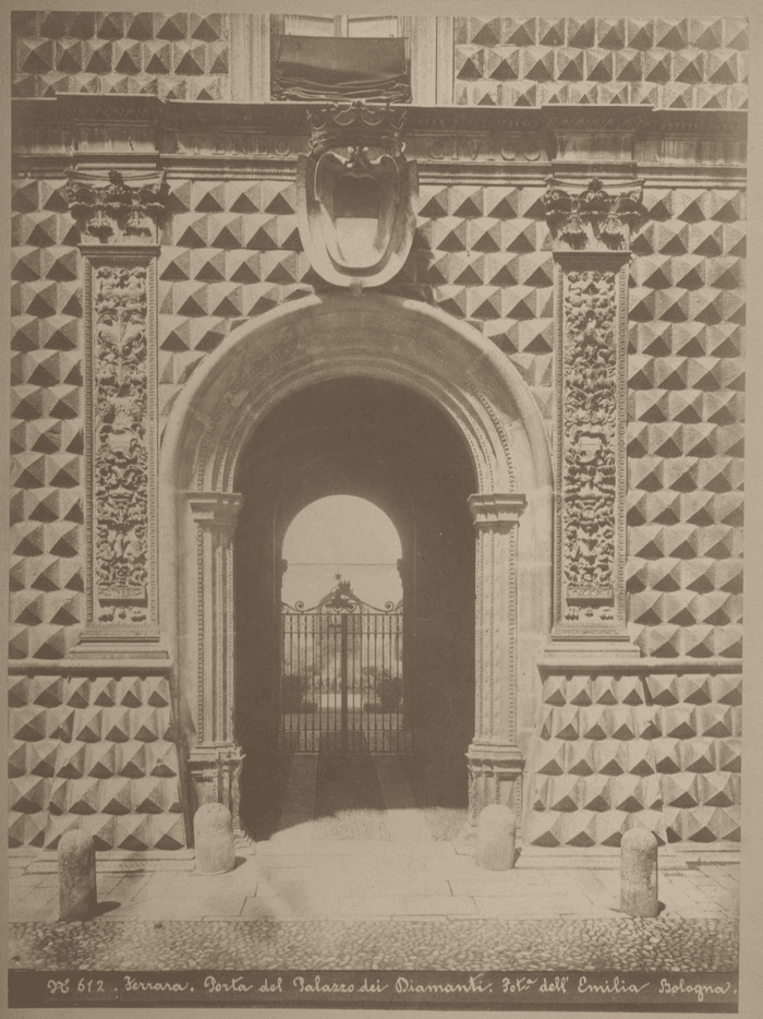 Ferrara. Porta del Palazzo dei Diamanti.