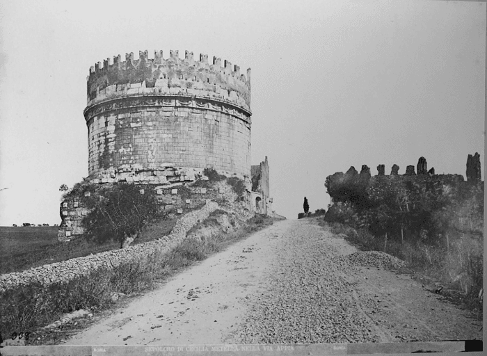 Roma - Sepolcro di Cecilia Metella nella Via Appia















