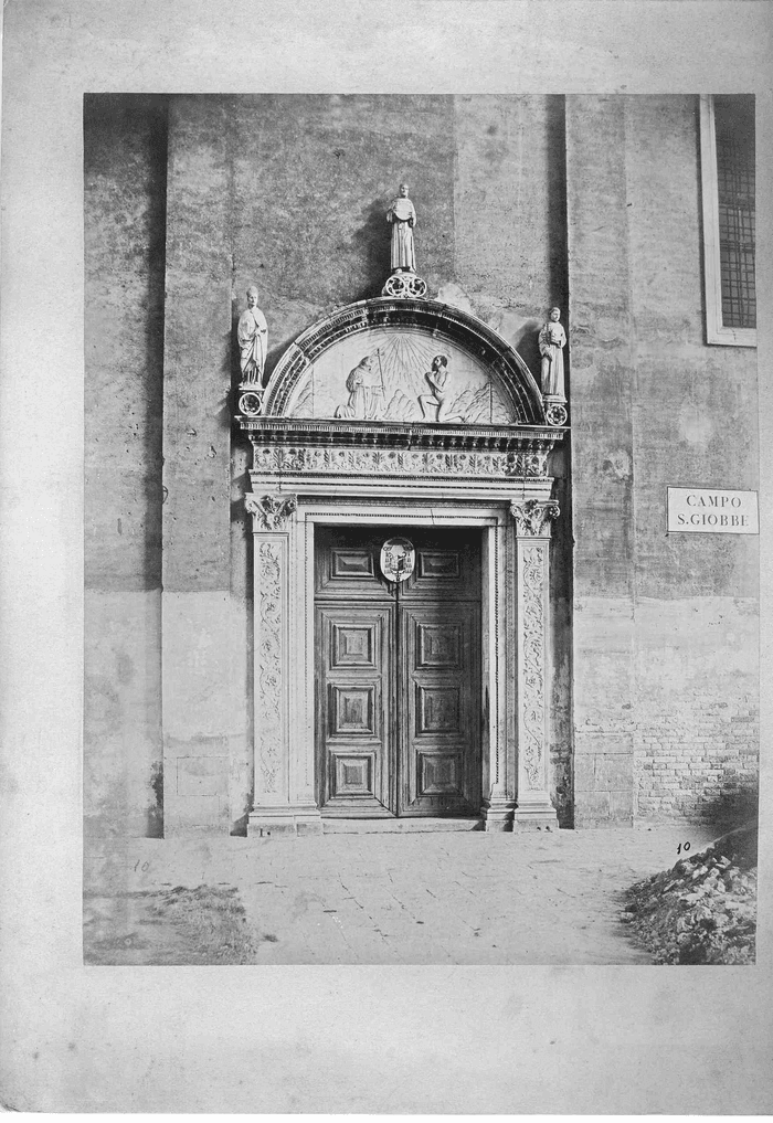 Venezia - Porta della Chiesa di S. Giobbe