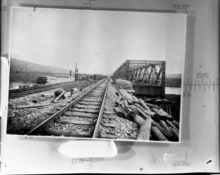 Ponte sul Tevere, detto di Giove, presso Attigliano sulla linea ferroviaria Roma – Chiusi 