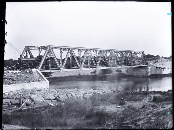 Ponte ferroviario sul Lato