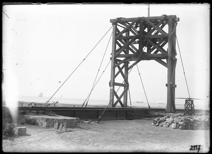 Ponte ferroviario girevole di Livorno