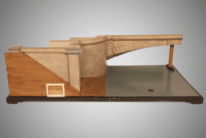 Modello di una mezza arcata del ponte Mosca 26x96x48,5 