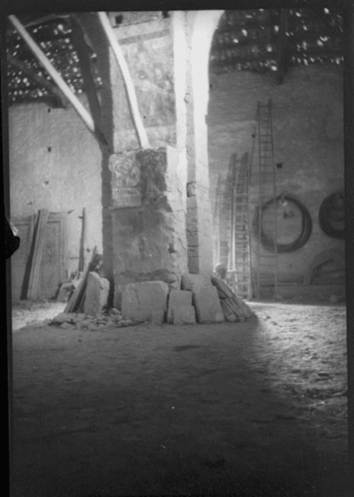 Non identificato, pilastro