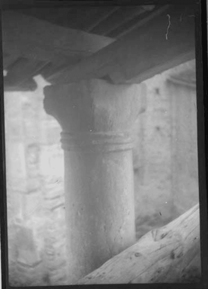 Acqui terme, chiesa cattedrale, colonna nel sottotetto