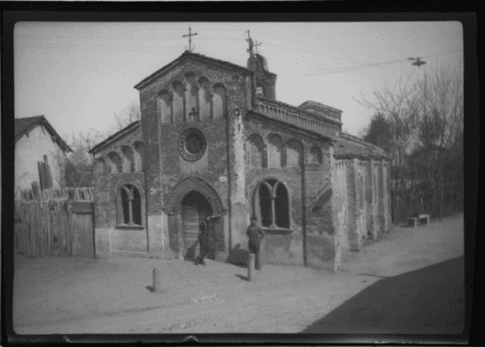Robbio, chiesa di San Pietro, facciata