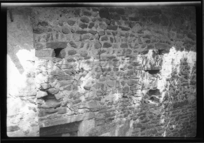 Bollengo, chiesa di San Pietro, muratura