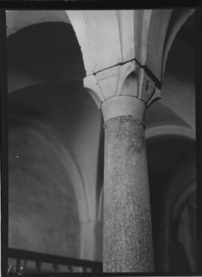 Non identificato, interno, capitello