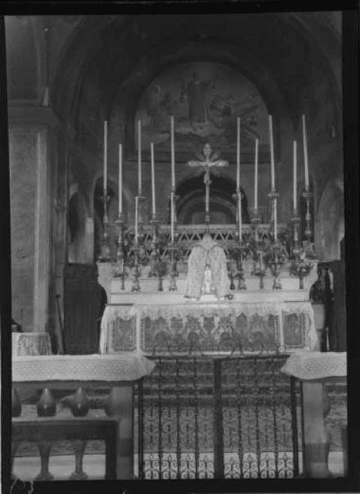 Non identificato, chiesa, interno, altare