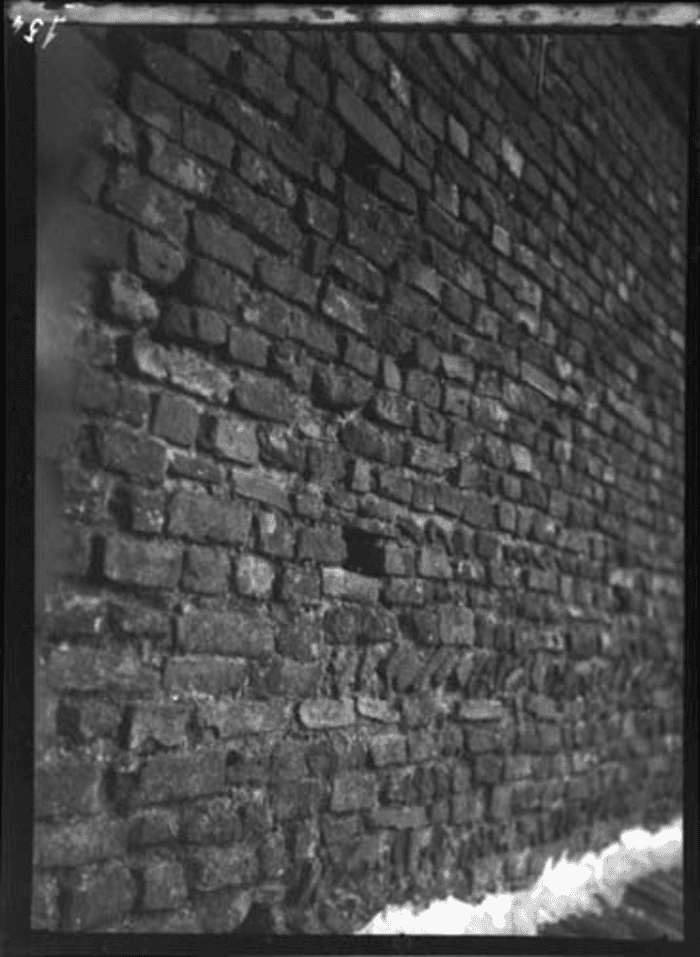 Non identificato, muro