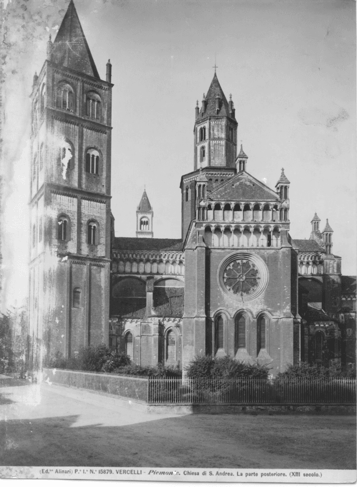 Vercelli (Piemonte) - Chiesa di S. Andrea. La parte posteriore (XIII secolo)