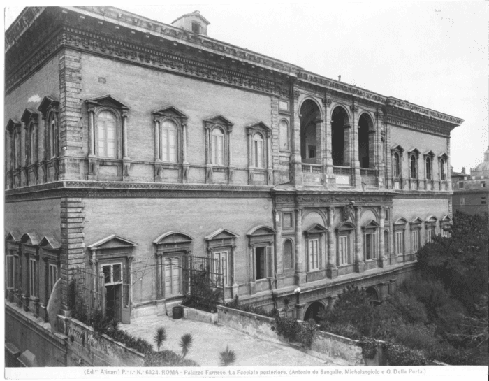 Roma - Palazzo Farnese. La facciata posteriore
