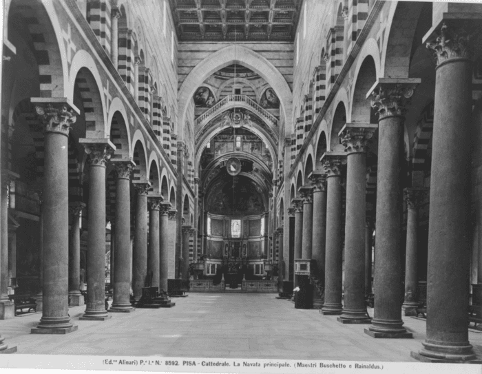 Pisa - Cattedrale. La navata principale