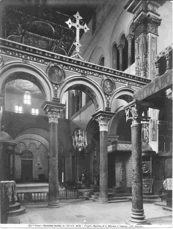 Bari - Basilica di S. Nicola. L' interno (XII secolo)