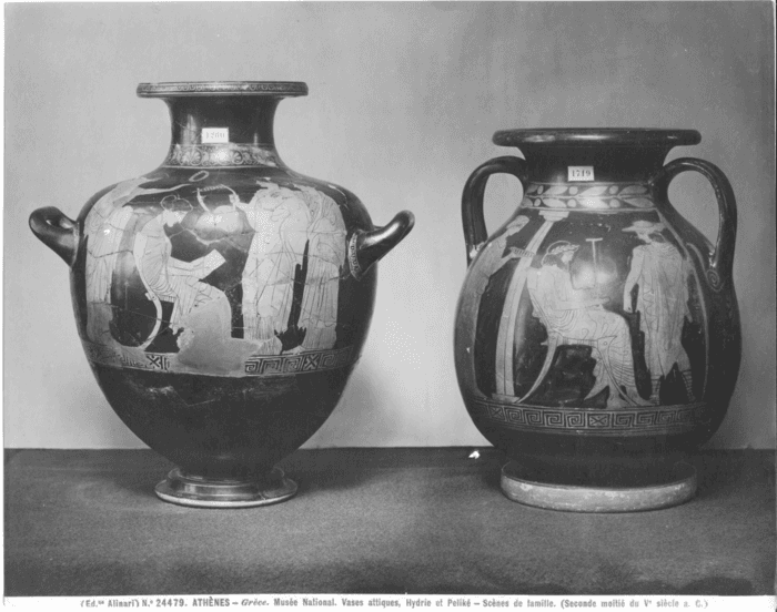 Athènes - Musée National. Vases attiques, Hydrie et Peliké. Scènes de famille (seconde moitié du V siècle a.C.)