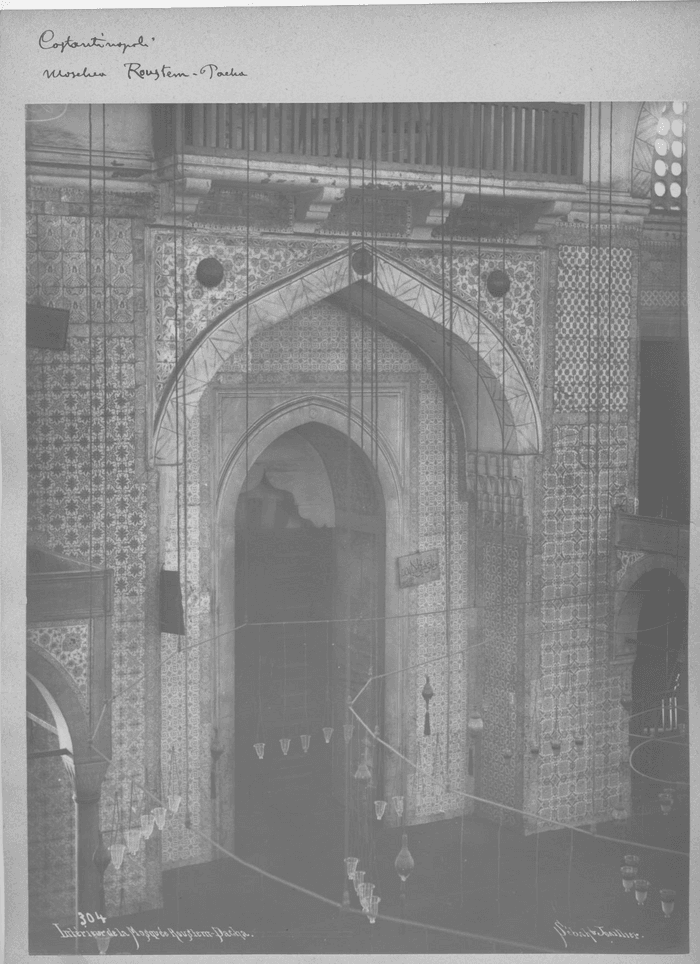 Intérieur de la Mousquée Roustem-Pacha