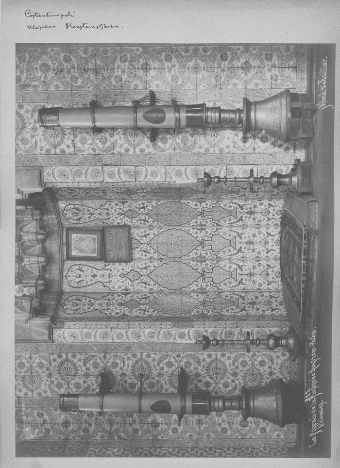 Le  Mahreab de la Mosquée Reutem-Pacha. Faiences