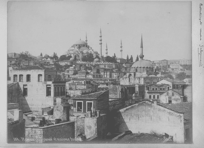 Mosquèe Suleymaniè et maisons turques