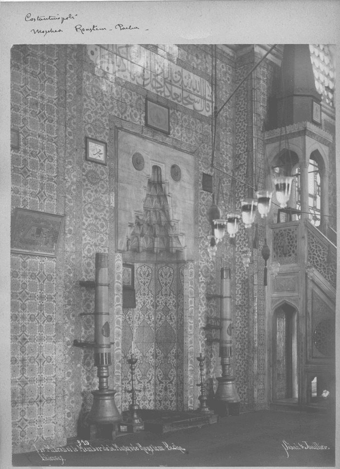 Intérieur de la Mosquée Roustem-Pacha. Faiences