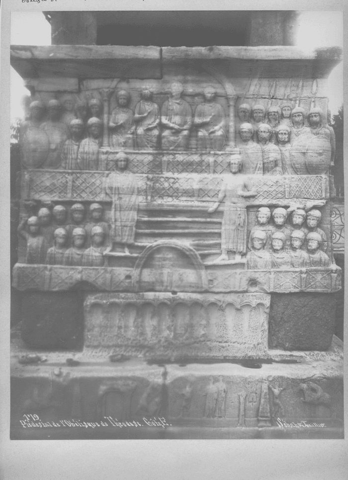 Piedestal de l'Obelisque de Thèodose. Côtè E.