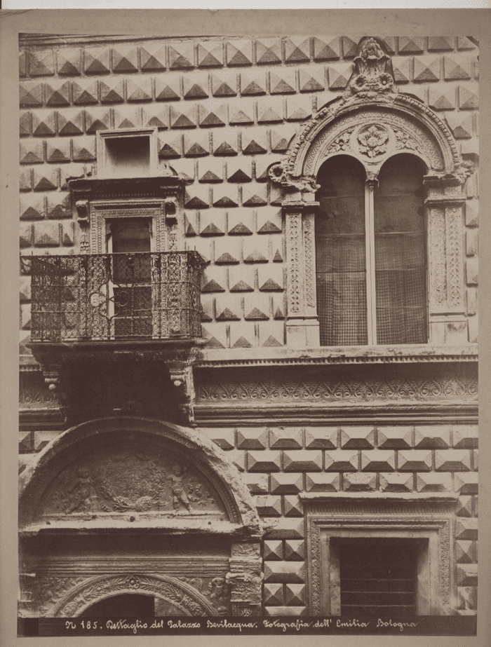 Bologna - Dettaglio del Palazzo Bevilacqua