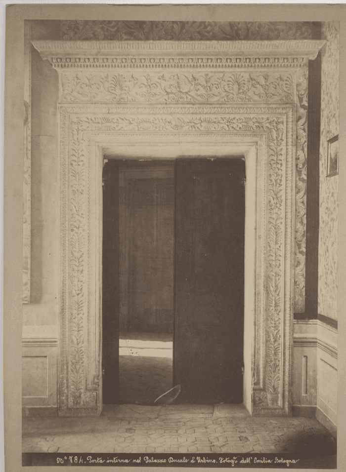 Porta interna - (Urbino - Palazzo ducale)