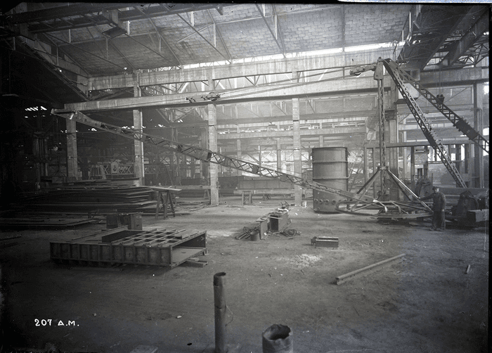 Costruzione e prova di pali tubolari e a traliccio presso le Officine SNOS