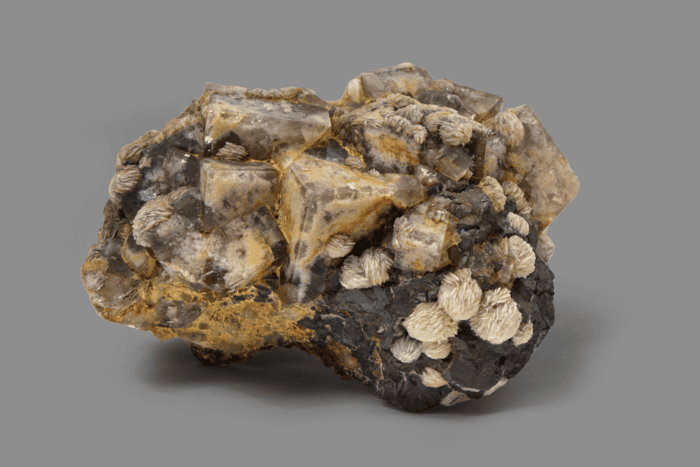 FLUORITE con galena e barite