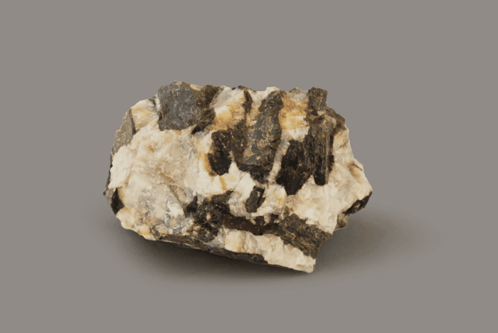 IPERSTENE su anortite var. labradorite