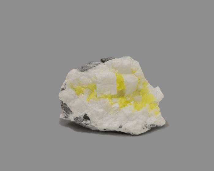 SELLAITE con fluorite su zolfo
