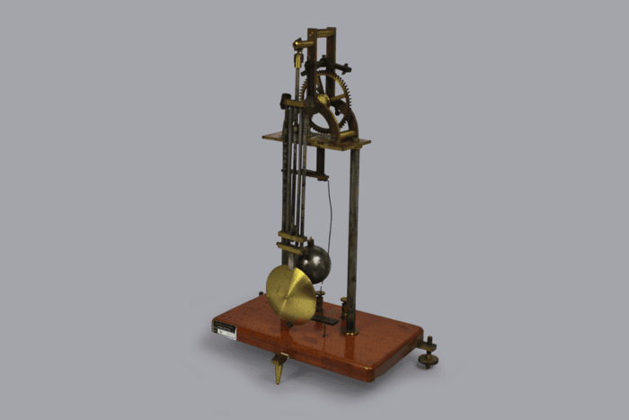 Pendolo compensatore con peso motore per la registrazione del moto armonico