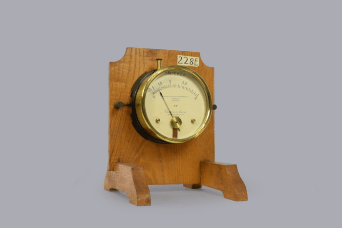 Amperometro Chauvin & Arnoux - alta frequenza - 3 A - n. 6634