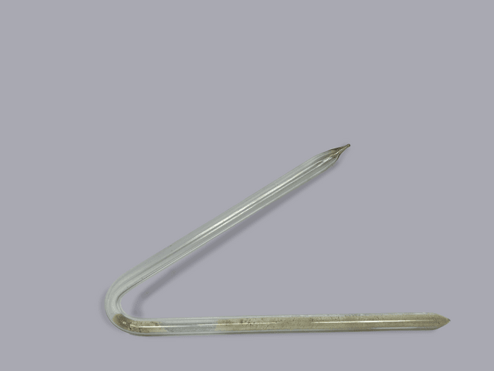 Tubo a V a 135° per studio sulle oscillazioni di un fluido entro un tubo